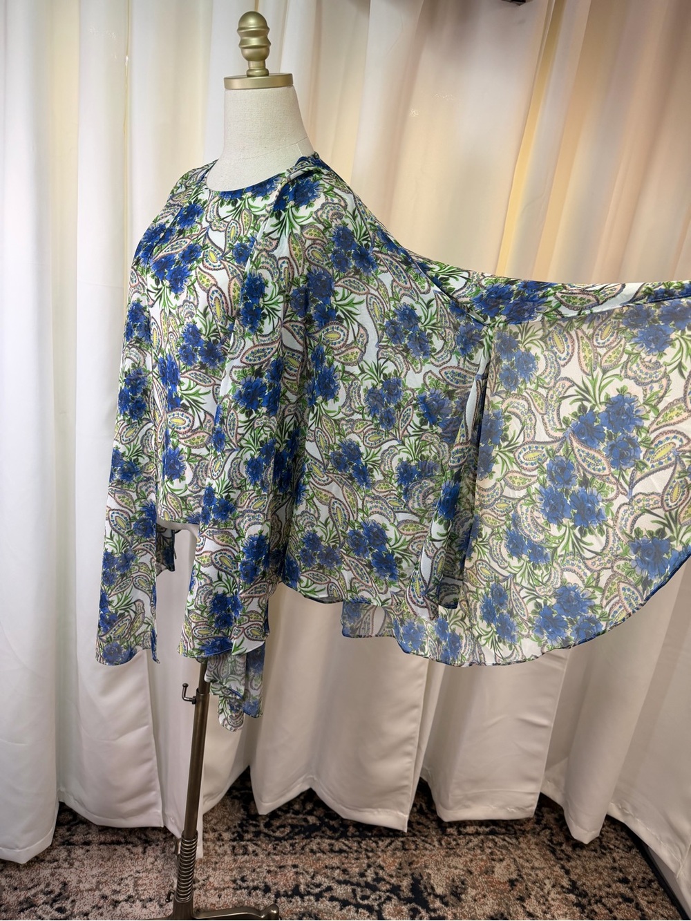 NWT Badgley Mischka Women’s Sleeveless Blouse w/ Capelet in Blue Floral Multi XS - Picture 16 of 16